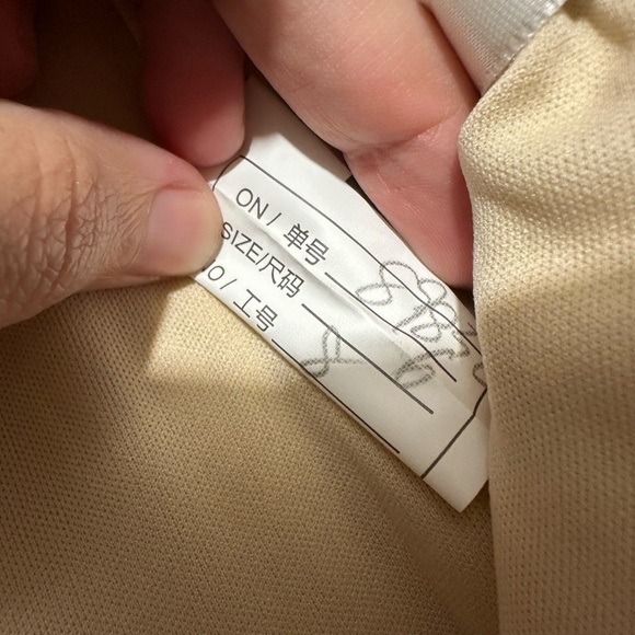 Gold Leaf Sequin Flutter Sleeve Gown - size 6 - Picture 7 of 7